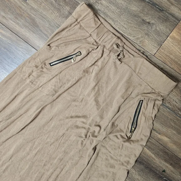 DRESSPOT-BEAUTIFUL FLOWY MAXI SKIRT - Picture 3 of 3